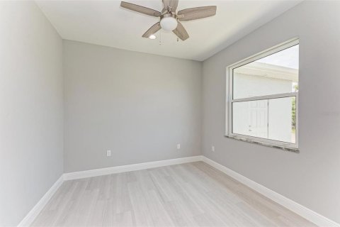 Casa en venta en Port Charlotte, Florida, 3 dormitorios, 154.68 m2 № 974934 - foto 20
