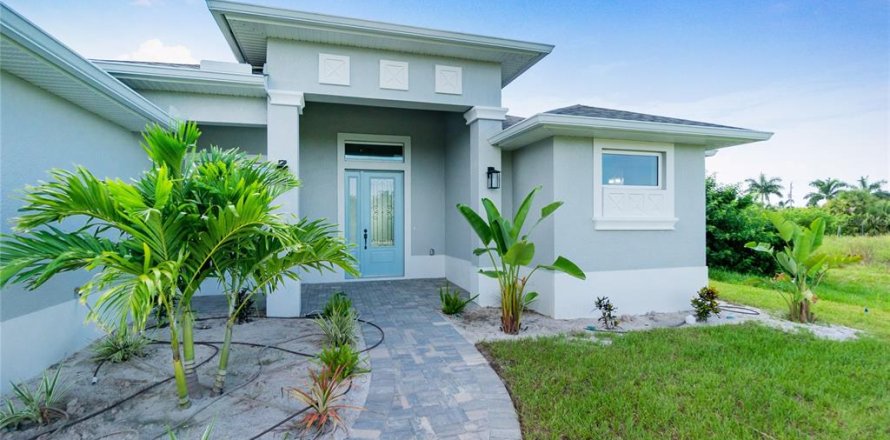 Casa en Port Charlotte, Florida 3 dormitorios, 154.68 m2 № 974934