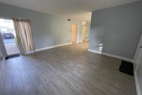 Copropriété à louer à Lauderdale-by-the-Sea, Floride: 1 chambre, 51.65 m2 № 2432142 - photo 4