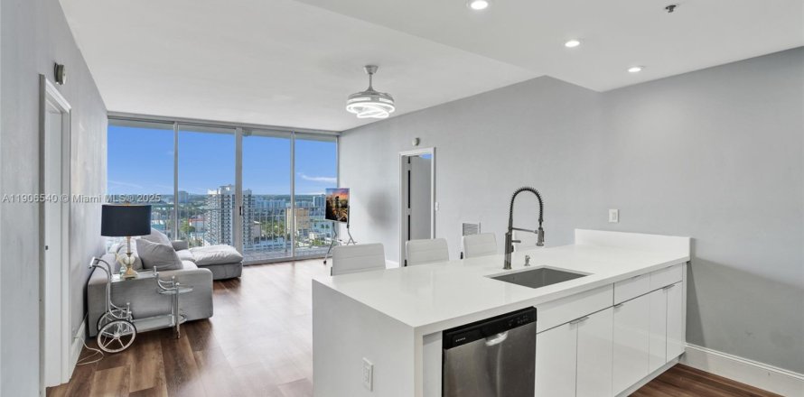 Condo in North Bay Village, Florida, 2 bedrooms  № 2082018