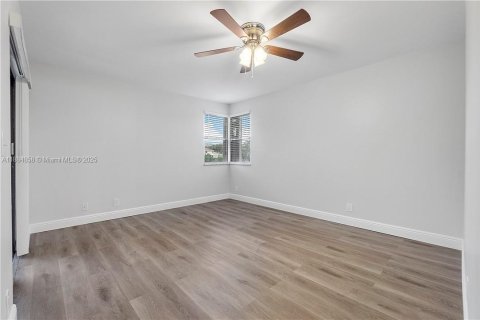 Condo in Coral Springs, Florida, 2 bedrooms № 1978929 - photo 8