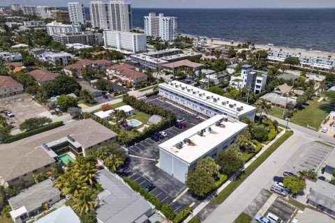 Снять в аренду кондоминиум в Дирфилд-Бич, Флорида 1 комната, 132.57м2, № 2085341 - фото 2