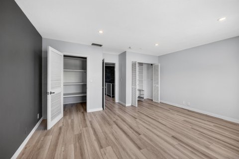 Снять в аренду кондоминиум в Дирфилд-Бич, Флорида 1 комната, 132.57м2, № 2085341 - фото 17