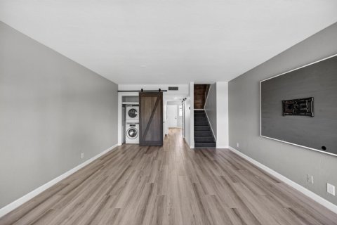 Снять в аренду кондоминиум в Дирфилд-Бич, Флорида 1 комната, 132.57м2, № 2085341 - фото 18