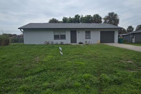 Villa ou maison à Port Charlotte, Floride 2 chambres, 98.85 m2 № 2404722