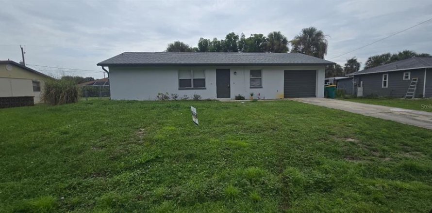Villa ou maison à Port Charlotte, Floride 2 chambres, 98.85 m2 № 2404722