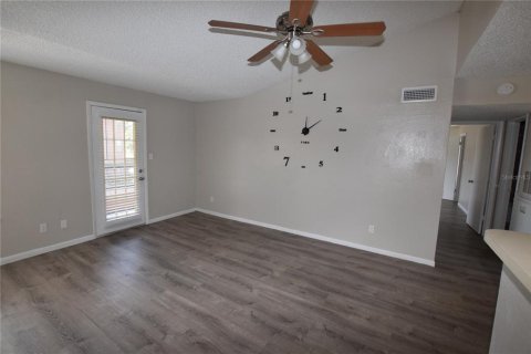 Condominio en alquiler en Orlando, Florida, 2 dormitorios, 75.25 m2 № 2226595 - foto 8