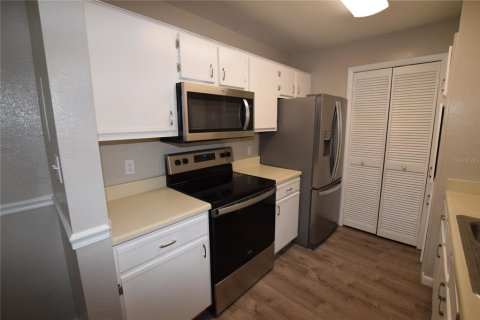 Condominio en alquiler en Orlando, Florida, 2 dormitorios, 75.25 m2 № 2226595 - foto 4