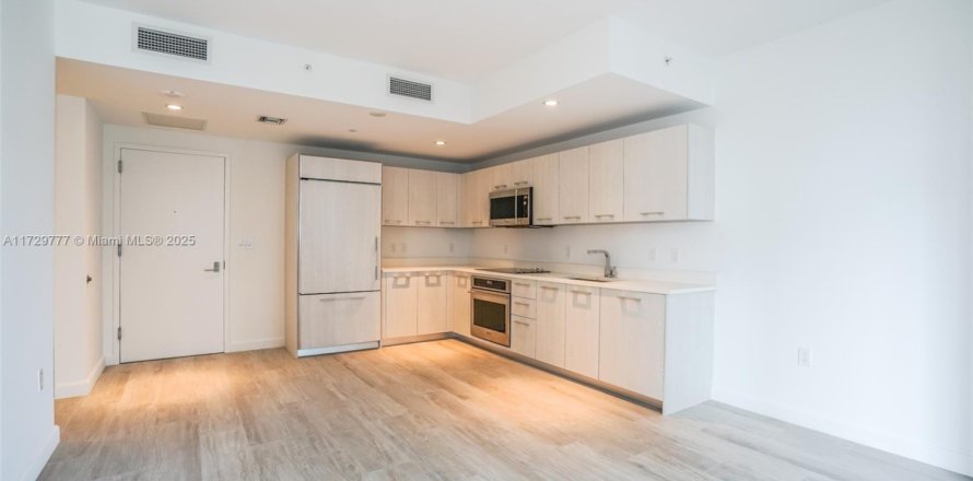 Condominio en Miami, Florida, 1 dormitorio № 1700777