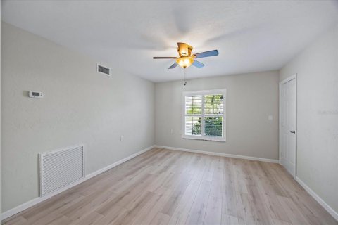 Casa en venta en Saint Petersburg, Florida, 4 dormitorios, 218.78 m2 № 2145118 - foto 29