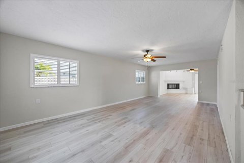 Casa en venta en Saint Petersburg, Florida, 4 dormitorios, 218.78 m2 № 2145118 - foto 26