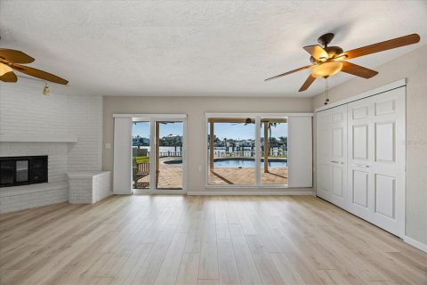 Casa en venta en Saint Petersburg, Florida, 4 dormitorios, 218.78 m2 № 2145118 - foto 17