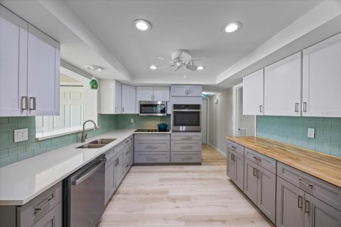 Casa en venta en Saint Petersburg, Florida, 4 dormitorios, 218.78 m2 № 2145118 - foto 20