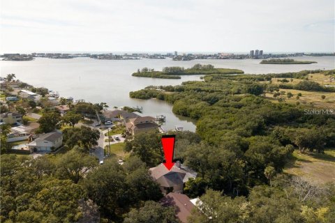 House in Seminole, Florida 3 bedrooms, 249.72 sq.m. № 1919726 - photo 27