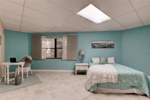 House in Seminole, Florida 3 bedrooms, 249.72 sq.m. № 1919726 - photo 11