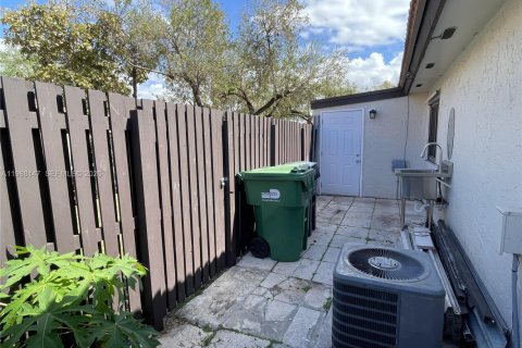 Copropriété à louer à Miami, Floride: 2 chambres, 65.96 m2 № 2051306 - photo 15