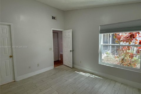 Copropriété à louer à Miami, Floride: 2 chambres, 65.96 m2 № 2051306 - photo 10