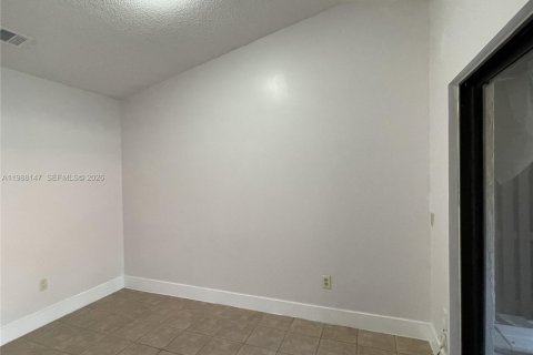 Copropriété à louer à Miami, Floride: 2 chambres, 65.96 m2 № 2051306 - photo 12