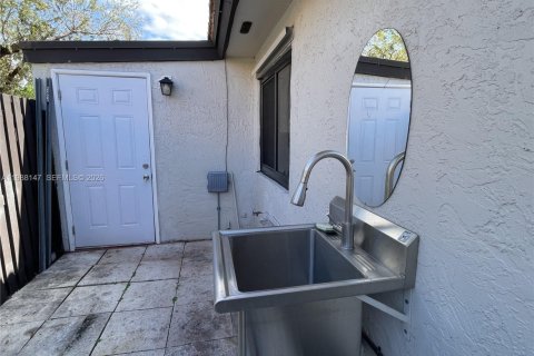 Copropriété à louer à Miami, Floride: 2 chambres, 65.96 m2 № 2051306 - photo 16