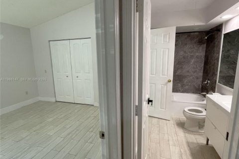 Copropriété à louer à Miami, Floride: 2 chambres, 65.96 m2 № 2051306 - photo 8