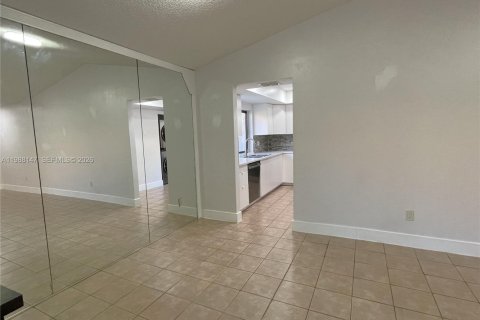 Copropriété à louer à Miami, Floride: 2 chambres, 65.96 m2 № 2051306 - photo 13