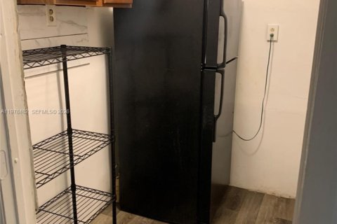 House in North Miami, Florida 2 bedrooms, 178.28 sq.m. № 2051788 - photo 7