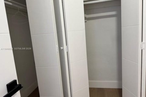 Снять в аренду кондоминиум в Халландейл-Бич, Флорида 2 спальни, 99.78м2, № 2004958 - фото 16