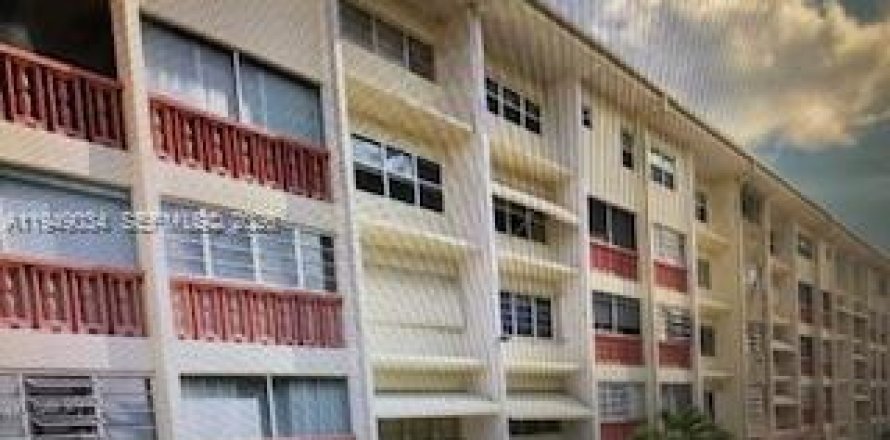 Кондоминиум с 2 спальнями в Халландейл-Бич, Флорида № 2004958