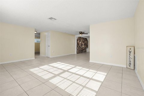 Villa ou maison à vendre à New Port Richey, Floride: 3 chambres, 127.09 m2 № 2225816 - photo 17