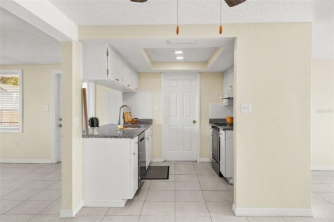 Villa ou maison à vendre à New Port Richey, Floride: 3 chambres, 127.09 m2 № 2225816 - photo 12