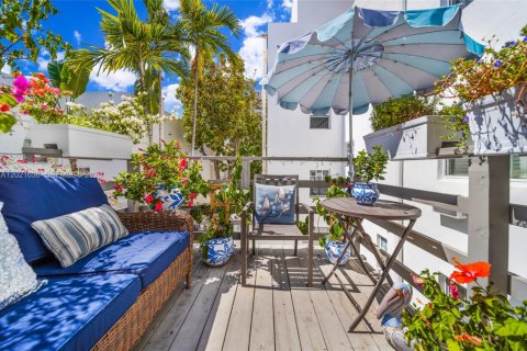 Condo à Miami Beach, Floride, 1 chambre  № 2085447
