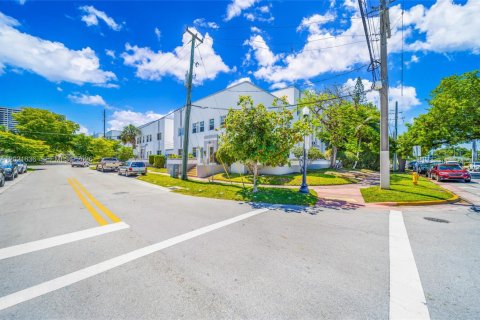 Copropriété à louer à Miami Beach, Floride: 1 chambre, 56.67 m2 № 2085447 - photo 22