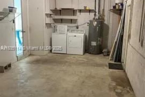 House in Davie, Florida 4 bedrooms, 141.3 sq.m. № 1818761 - photo 17