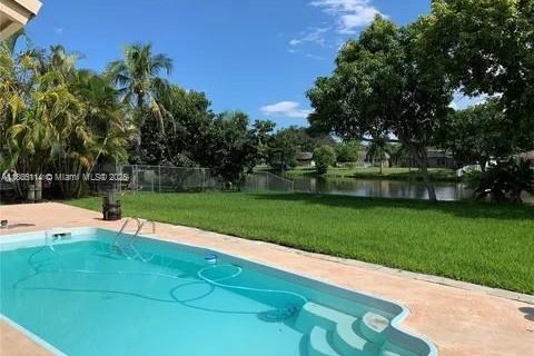 House in Davie, Florida 4 bedrooms, 141.3 sq.m. № 1818761 - photo 6