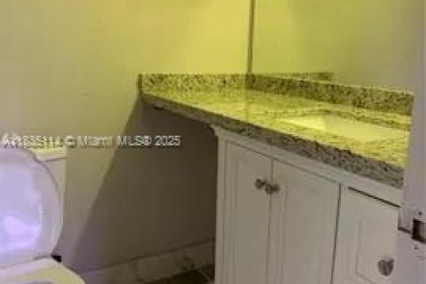 House in Davie, Florida 4 bedrooms, 141.3 sq.m. № 1818761 - photo 14
