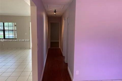 House in Davie, Florida 4 bedrooms, 141.3 sq.m. № 1818761 - photo 10