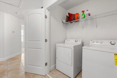Touwnhouse à vendre à Orlando, Floride: 3 chambres, 212.56 m2 № 1627062 - photo 17