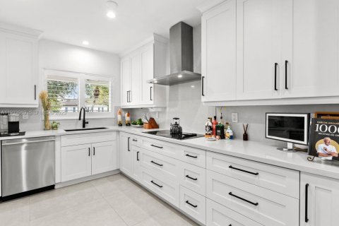 Casa en venta en Coral Gables, Florida, 4 dormitorios № 1992258 - foto 11