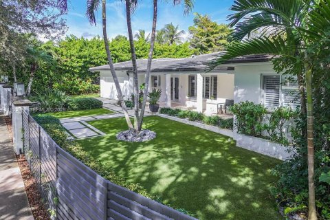 Casa en venta en Coral Gables, Florida, 4 dormitorios № 1992258 - foto 28