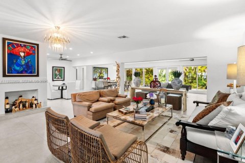 Casa en venta en Coral Gables, Florida, 4 dormitorios № 1992258 - foto 5