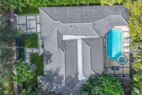 Casa en venta en Coral Gables, Florida, 4 dormitorios № 1992258 - foto 27
