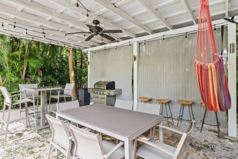 Casa en venta en Coral Gables, Florida, 4 dormitorios № 1992258 - foto 26