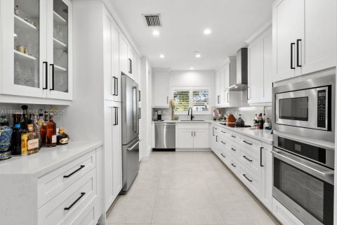 Casa en venta en Coral Gables, Florida, 4 dormitorios № 1992258 - foto 10