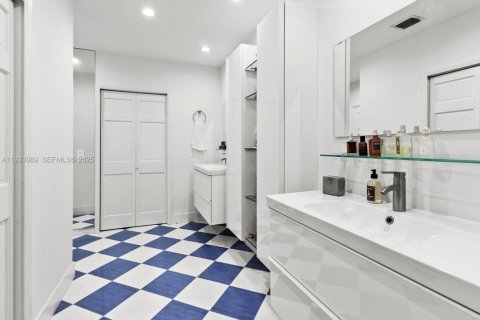 Casa en venta en Coral Gables, Florida, 4 dormitorios № 1992258 - foto 14