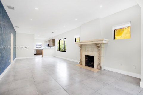 House in Miami, Florida 2 bedrooms, 131.36 sq.m. № 2000772 - photo 13