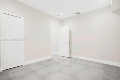House in Miami, Florida 2 bedrooms, 131.36 sq.m. № 2000772 - photo 30