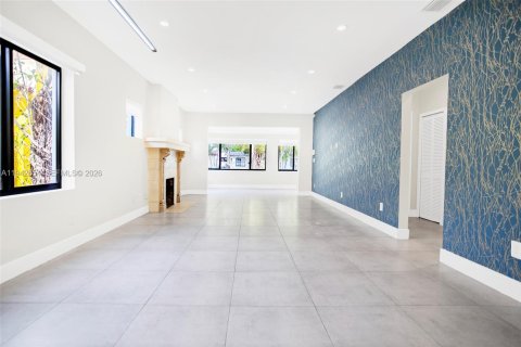 House in Miami, Florida 2 bedrooms, 131.36 sq.m. № 2000772 - photo 12