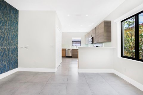 House in Miami, Florida 2 bedrooms, 131.36 sq.m. № 2000772 - photo 9