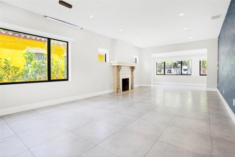 House in Miami, Florida 2 bedrooms, 131.36 sq.m. № 2000772 - photo 11