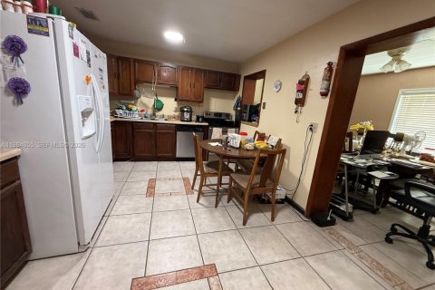 Купить виллу или дом в Хомстед, Флорида 3 спальни, 132.29м2, № 2047374 - фото 8